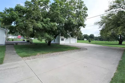 503 Ely St, Walker, IA 52352 photo 3