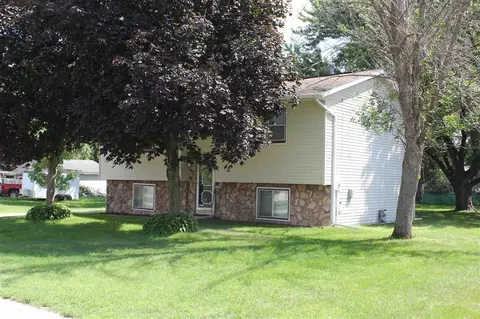 1116 Shultz St, Waterloo, IA 50707 photo 2