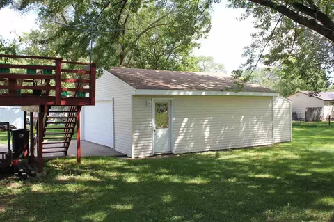 1116 Shultz St, Waterloo, IA 50707 photo 3