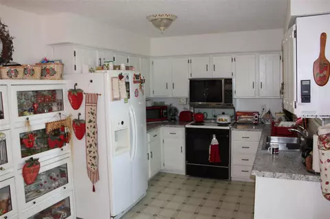 1116 Shultz St, Waterloo, IA 50707 photo 7