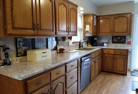 1505 Upton, Waterloo, IA 50701 photo 2