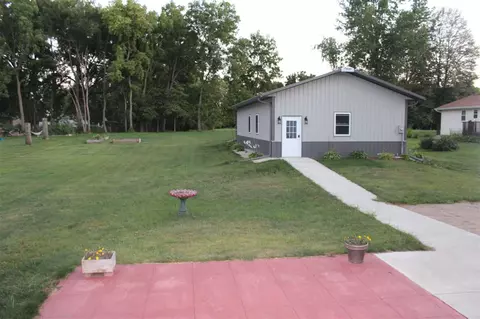 318 E Mindy Dr, Shell Rock, IA 50670 photo 7