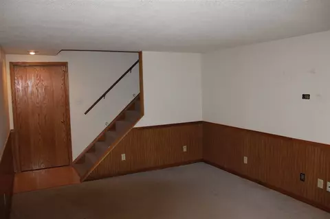 318 E Mindy Dr, Shell Rock, IA 50670 photo 8