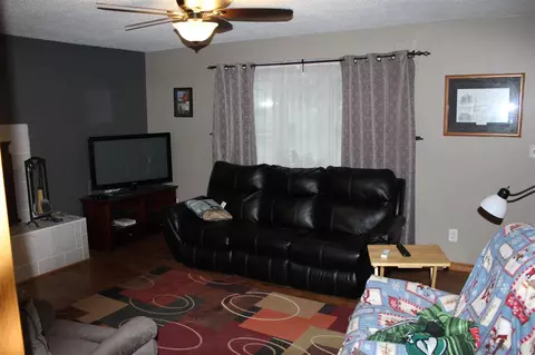 318 E Mindy Dr, Shell Rock, IA 50670 photo 11