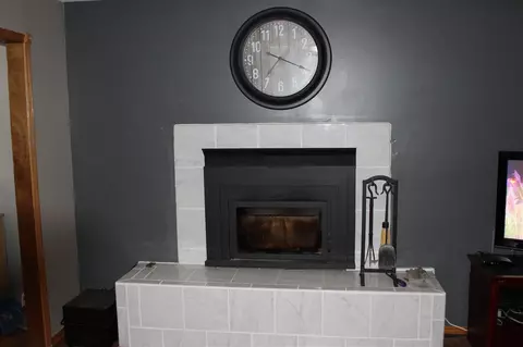 318 E Mindy Dr, Shell Rock, IA 50670 photo 3