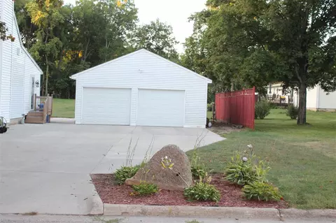 318 E Mindy Dr, Shell Rock, IA 50670 photo 6