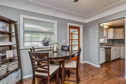 319 Ivanhoe, Waterloo, IA 50701 photo 5