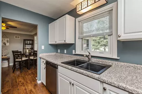 319 Ivanhoe, Waterloo, IA 50701 photo 8