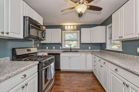 319 Ivanhoe, Waterloo, IA 50701 photo 7
