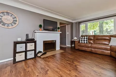 319 Ivanhoe, Waterloo, IA 50701 photo 2