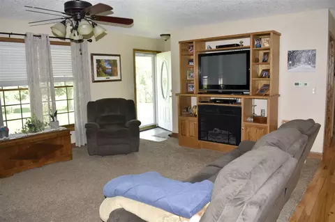 1417 Olympic Ave, Aurora, IA 50607 photo 4