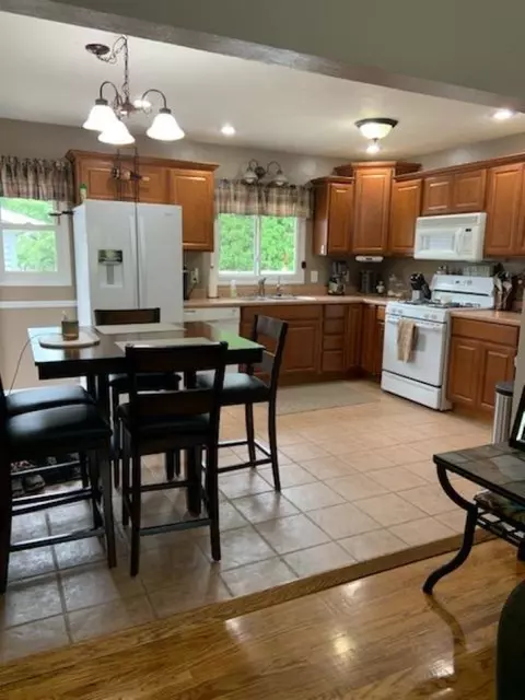 2534 Kate St, Waterloo, IA 50701 photo 2