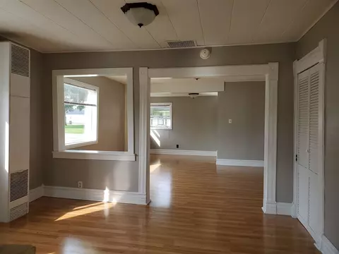 140 N 1st St, Maynard, IA 50655 photo 10