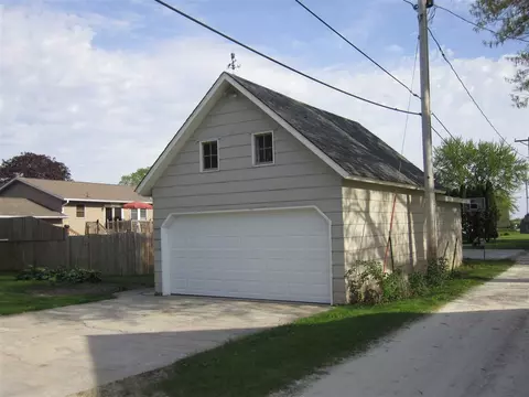 603 5th St, Dike, IA 50624 photo 4
