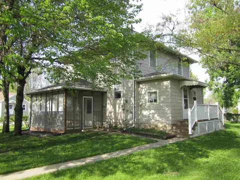 603 5th St, Dike, IA 50624 photo 2