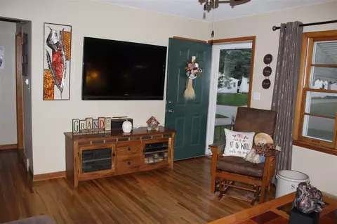 917 Cornwall Ave, Waterloo, IA 50702 photo 9