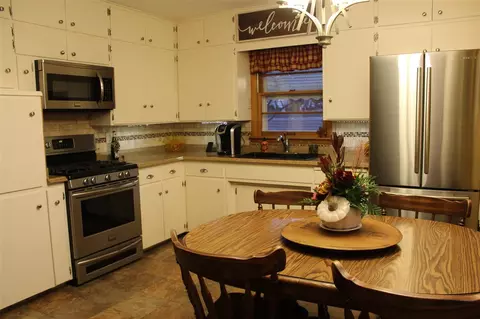 917 Cornwall Ave, Waterloo, IA 50702 photo 5