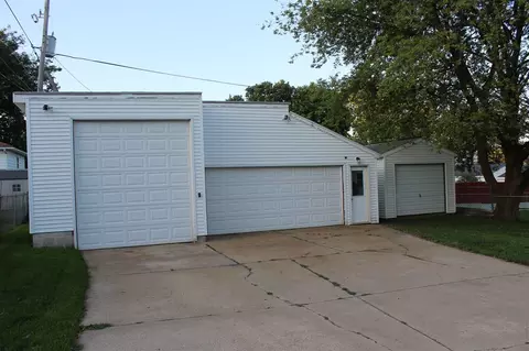 917 Cornwall Ave, Waterloo, IA 50702 photo 4