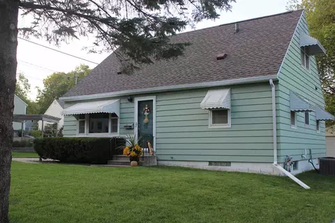 917 Cornwall Ave, Waterloo, IA 50702 photo 1