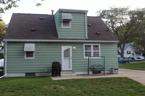 917 Cornwall Ave, Waterloo, IA 50702 photo 3