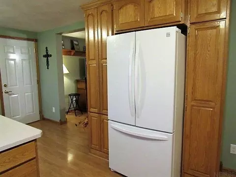 603 Dillon St SE, Cascade, IA 52033 photo 4