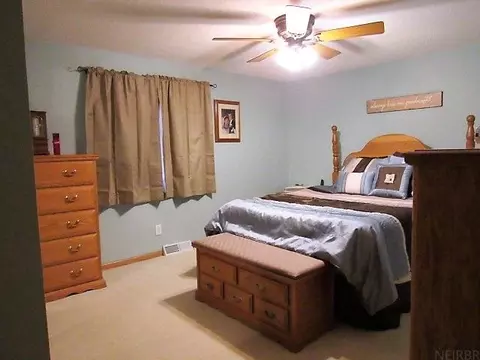 603 Dillon St SE, Cascade, IA 52033 photo 8