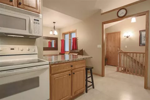 4418 Reflection Ln, Waterloo, IA 50701 photo 9