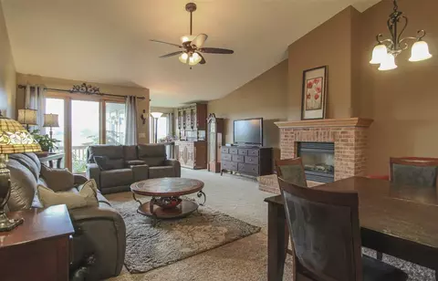 4418 Reflection Ln, Waterloo, IA 50701 photo 2