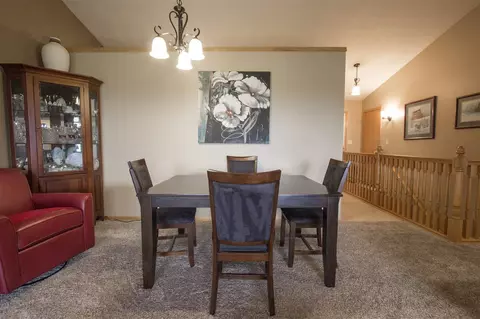 4418 Reflection Ln, Waterloo, IA 50701 photo 6
