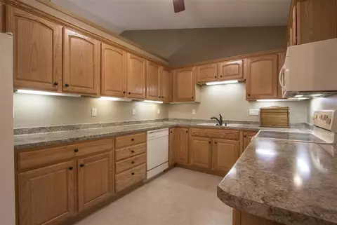 4418 Reflection Ln, Waterloo, IA 50701 photo 8