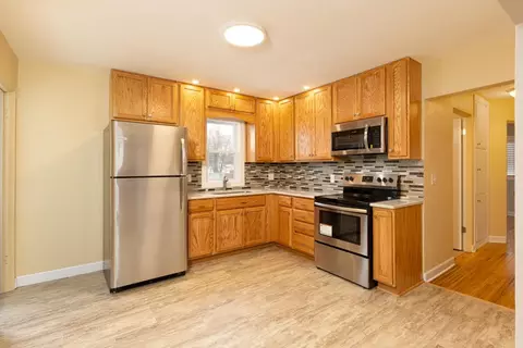 516 Maple St, Washburn, IA 50702 photo 4