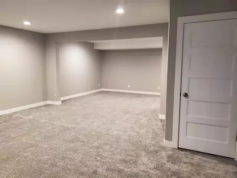 810 Grindstone Cir, Waterloo, IA 50702 photo 9