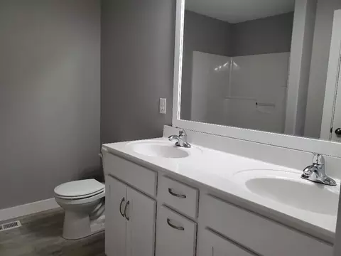 810 Grindstone Cir, Waterloo, IA 50702 photo 5