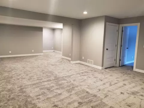 810 Grindstone Cir, Waterloo, IA 50702 photo 8