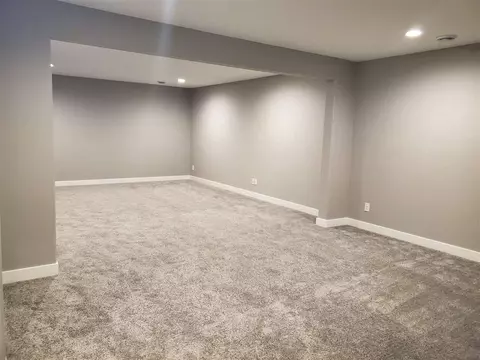 810 Grindstone Cir, Waterloo, IA 50702 photo 7