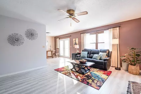 1011 Triangle Dr, Shell Rock, IA 50670 photo 2
