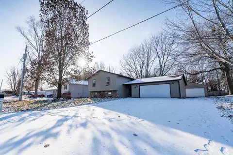1011 Triangle Dr, Shell Rock, IA 50670 photo 1