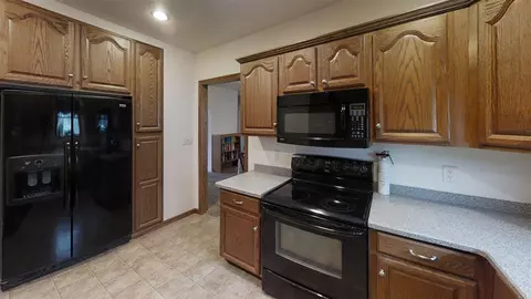 402 Bertch, Waterloo, IA 50702 photo 4