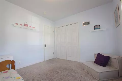 402 Bertch, Waterloo, IA 50702 photo 10