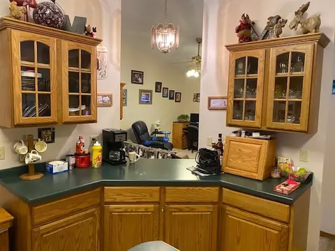 302 E Spring St, Mcgregor, IA 52157 photo 5