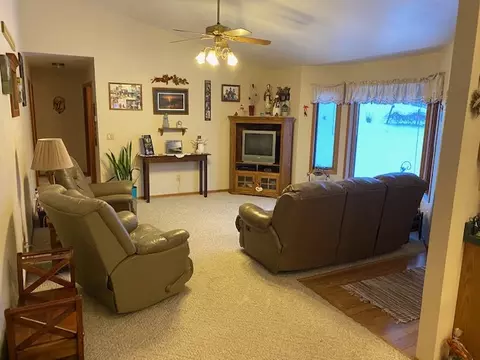302 E Spring St, Mcgregor, IA 52157 photo 7