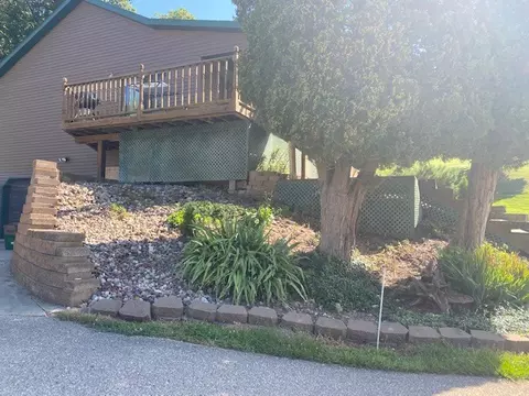 302 E Spring St, Mcgregor, IA 52157 photo 10