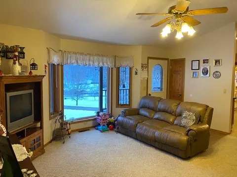 302 E Spring St, Mcgregor, IA 52157 photo 9