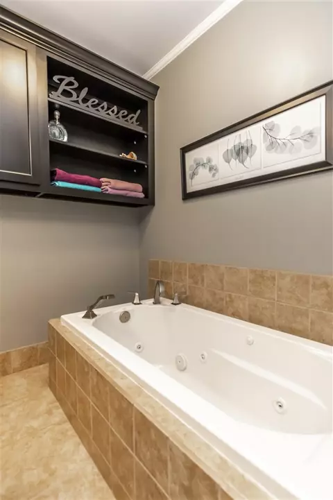215 E 9th St, Cedar Falls, IA 50613 photo 14