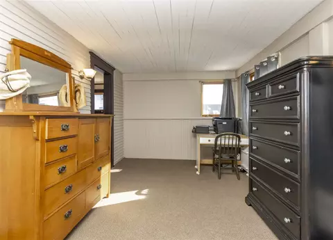 215 E 9th St, Cedar Falls, IA 50613 photo 15