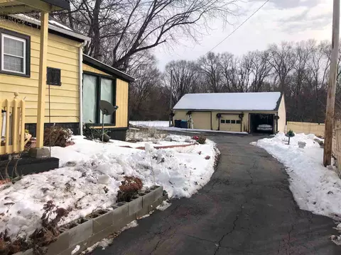 1530 Newell St, Waterloo, IA 50707 photo 3