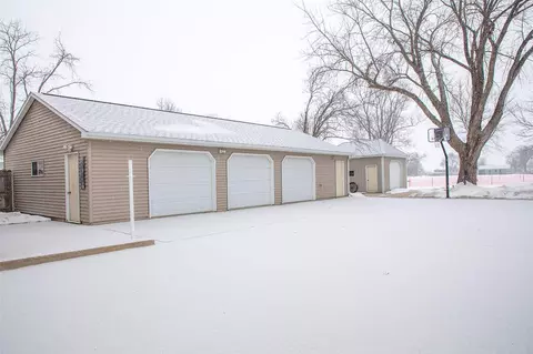 630 1st St, Plainfield, IA 50666 photo 2