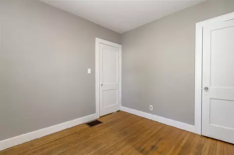 305 Bertch Ave, Waterloo, IA 50702 photo 11