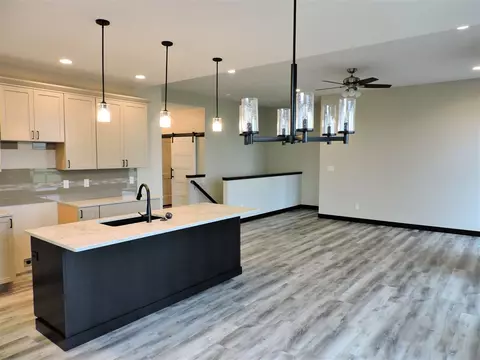 1244 Wright Way, Jesup, IA 50648 photo 3