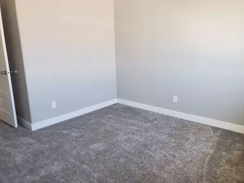 815 Grindstone Cir, Waterloo, IA 50702 photo 10